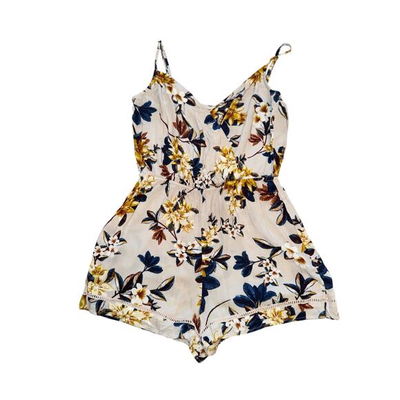 Gypsies & Moondust floral wrap front romper - size L - Picture 7 of 7